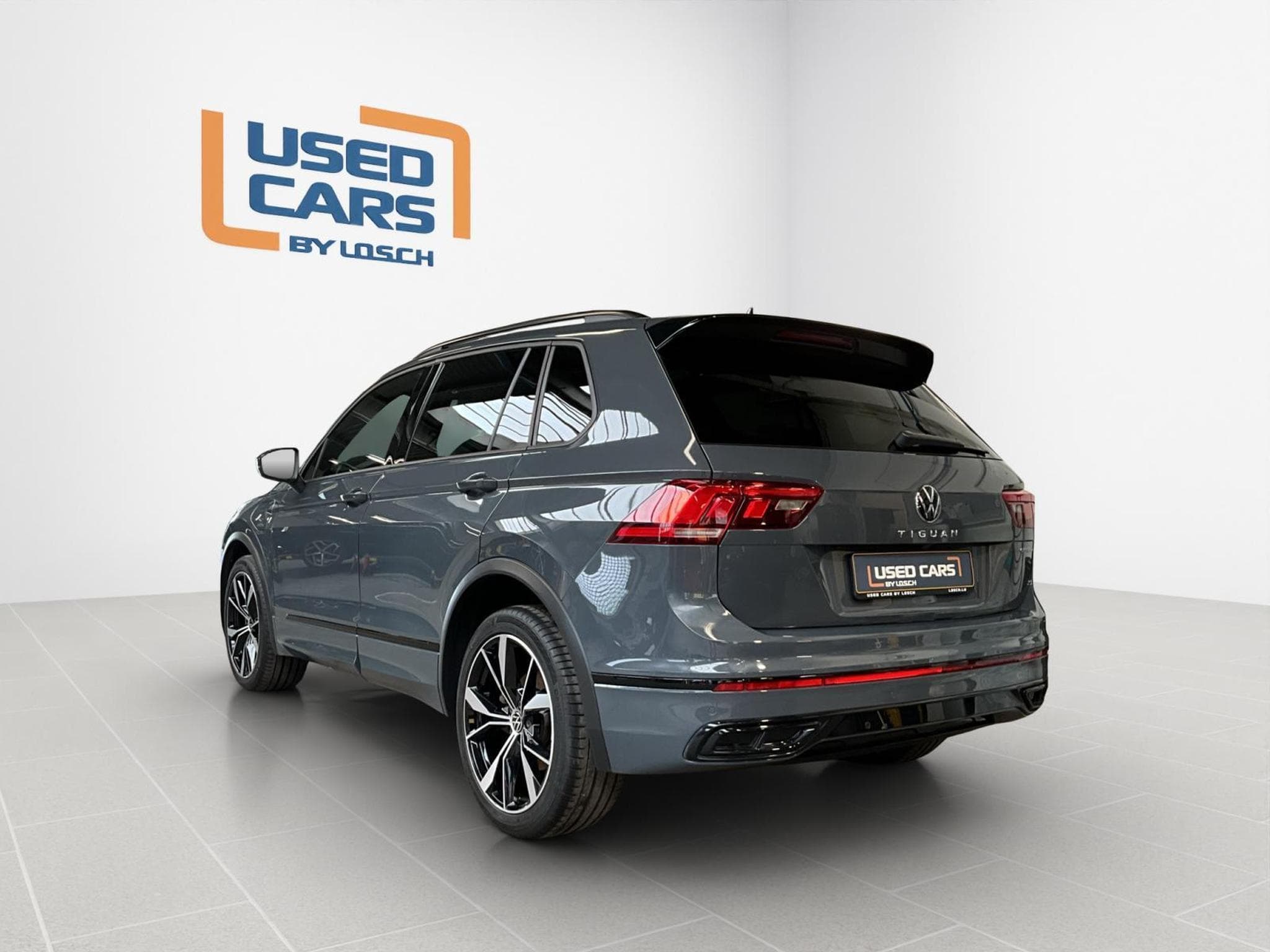 VW Tiguan R-Line+DSG+PHEV+Black-Style+Pano+AHK+RearView (2023) - Foto 6