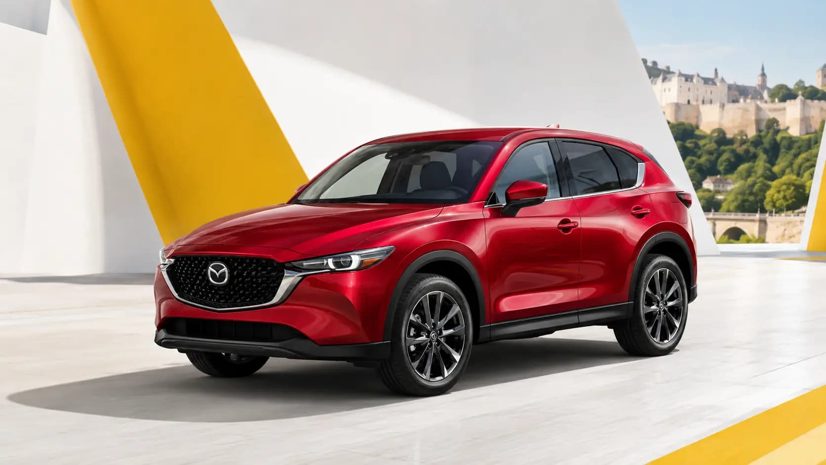 Mazda roulant sur une route luxembourgeoise