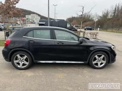 Mercedes GLA 180 Sporty Utilitiy AMG LINE (2019) - Foto 13