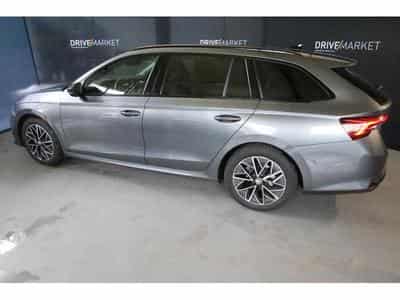 Skoda Octavia Sportline (2024) - Foto 9