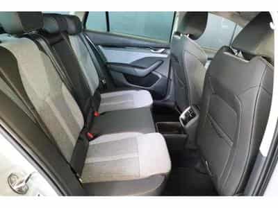 Skoda Octavia Selection (2025) - Foto 8