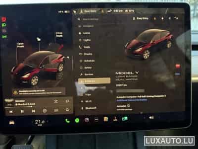 Tesla Model Y Long Range with Tow Hitch (2024) - Foto 10