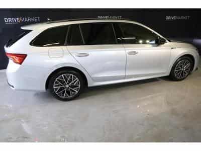 Skoda Octavia Sportline (2024) - Foto 8