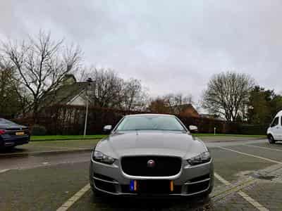 Jaguar XE Pure (2017) - Photo 1