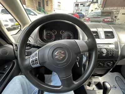 Suzuki SX4 1.6 Automatique 120cv (2013) - Foto 12
