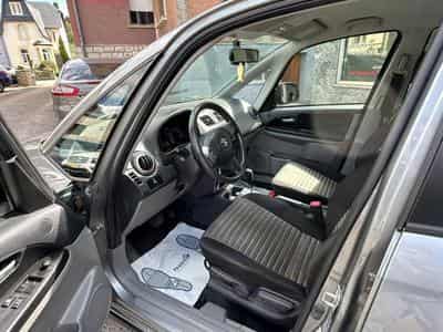 Suzuki SX4 1.6 Automatique 120cv (2013) - Foto 9