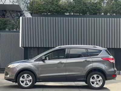Ford Kuga 4X4 / AUTOMATIQUE / DIESEL (2014) - Foto 8