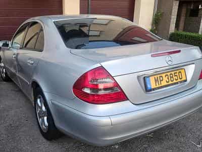 Mercedes E 220 CDI (2004) - Foto 1