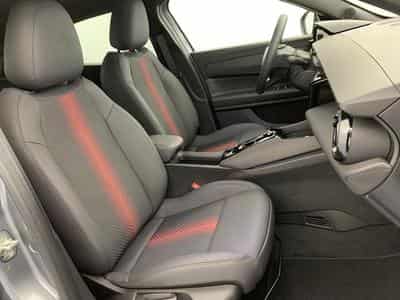 Alfa-Romeo Junior 1.2 Ibrida 145 ch e-DCT6 Ti (2026) - Foto 9