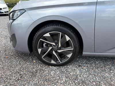 Peugeot 308 1.5 BLUEHDI 130 ALLURE EAT8 (2025) - Photo 9