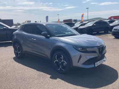 Alfa-Romeo JUNIOR 1.2 IBRIDA 145 SPECIALE E-DCT6 (2026) - Foto 3