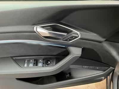 Audi e-tron 87kWh+SB+Advanced+S-line+E-Tron55+Quattro+P.Confort+Pano+LM2 (2022) - Photo 14