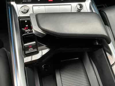 Audi e-tron 87kWh+SB+Advanced+S-line+E-Tron55+Quattro+P.Confort+Pano+LM2 (2022) - Photo 12