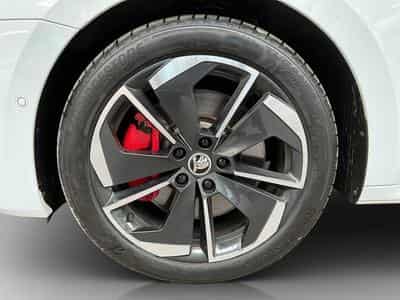 Skoda Octavia RS+DSG+SUEDIA+AHK+Pano+360 (2025) - Photo 8
