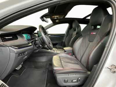 Skoda Octavia RS+DSG+SUEDIA+AHK+Pano+360 (2025) - Photo 9