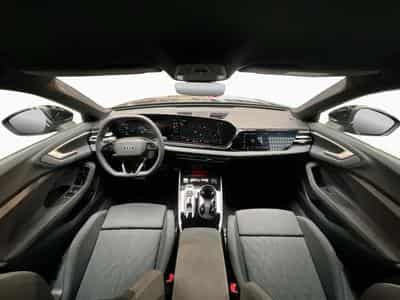 Audi A5 Avant+S-Tronic+TechPlus+1xS-Line+P.Business+LM18 (2025) - Photo 2