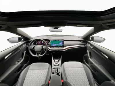 Skoda Octavia Sportline+DSG+DCC+P.Light&View+Pano+LED+Navi (2025) - Foto 2