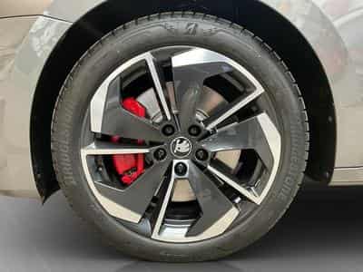 Skoda Octavia RS+DSG+DCC+Design-SUEDIA+LM18+P.Simply-Clever (2025) - Foto 8