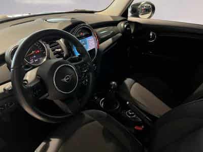 MINI Cooper Mini One (2022) - Photo 9