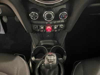 MINI Cooper Mini One (2022) - Photo 6