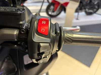 Yamaha T-Max Tech Max (2024) - Photo 13