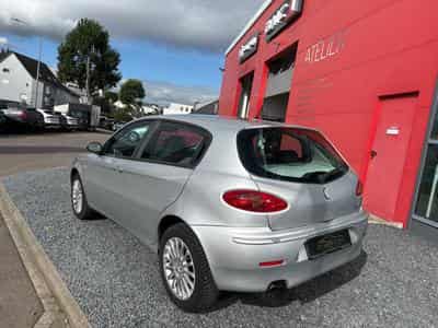 Alfa-Romeo 147 1.9 JTD (2008) - Foto 2