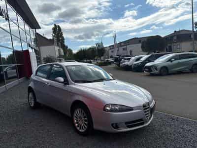 Alfa-Romeo 147 1.9 JTD (2008) - Foto 4