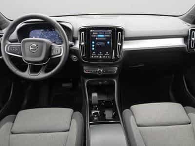 Volvo XC40 Plus Dark B3 Mild Hybrid (2025) - Foto 10