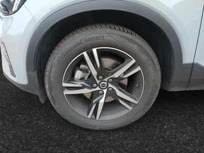 Volvo XC40 Plus Dark B3 Mild Hybrid (2025) - Foto 14