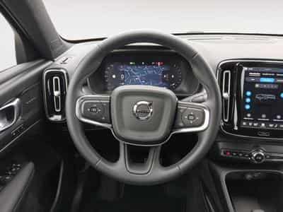 Volvo XC40 Plus Dark B3 Mild Hybrid (2025) - Foto 12