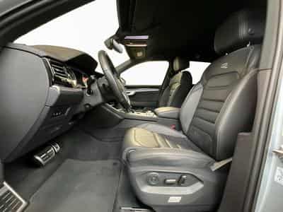 VW Touareg R-Line+DSG+V6+4M+AHK+Luft. (2023) - Foto 9
