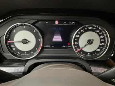 VW Touareg R-Line+DSG+V6+4M+AHK+Luft. (2023) - Foto 11