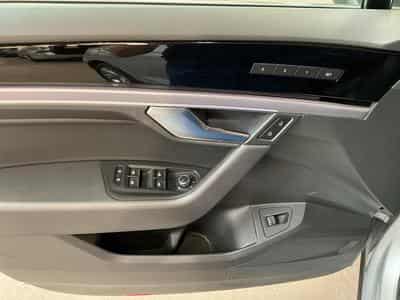 VW Touareg R-Line+DSG+V6+4M+AHK+Luft. (2023) - Foto 14