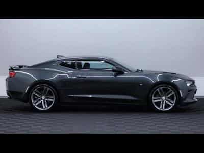 Chevrolet Camaro coupe 6.2 V8 453ch 50th anniversary boite manuelle (2016) - Foto 4