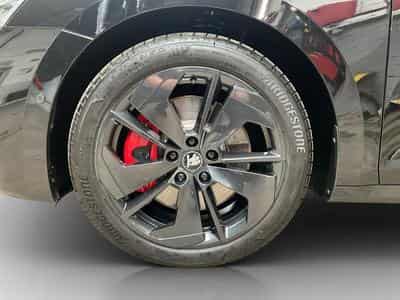 Skoda Octavia Rs+DSG+P.Assisted+Design-Suedia+AHK+Pano+360° (2025) - Foto 8