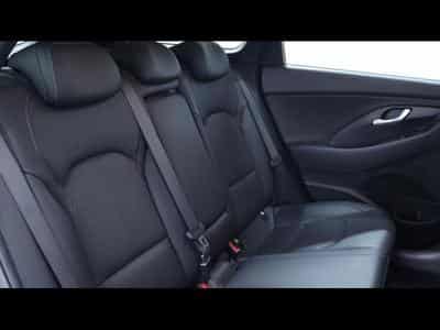 Hyundai i30 CW 1.5T-GDi 48V MHEV DCT7 (2021) - Photo 14