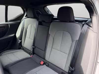 Volvo XC40 B3 Core / Essence (2025) - Photo 13