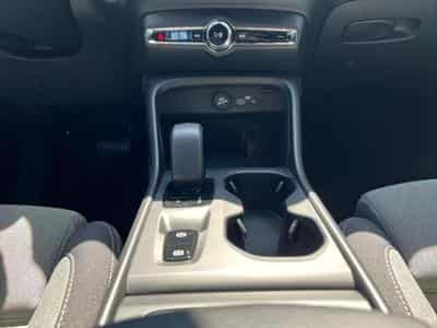 Volvo XC40 B3 Core / Essence (2024) - Photo 11