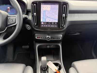Volvo XC40 B3 Core 2026 / Essence (2025) - Photo 11