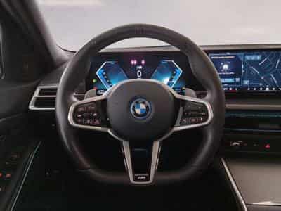 BMW 330 e xDrive M Sportpaket Head-Up HK HiFi DAB (2025) - Foto 10