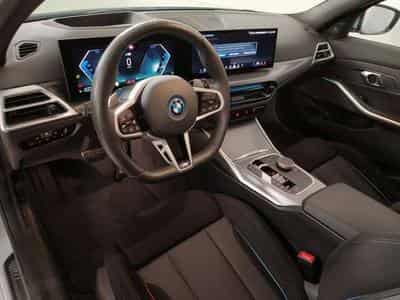 BMW 330 e xDrive M Sportpaket Head-Up HK HiFi DAB (2025) - Foto 14