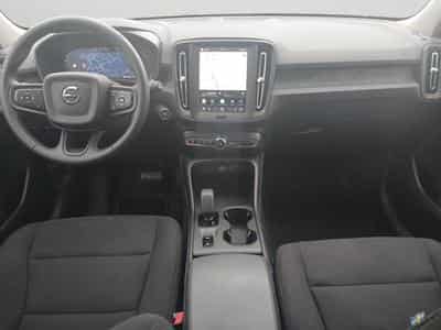 Volvo XC40 Essentiel B3 Mild Hybrid (2025) - Foto 3