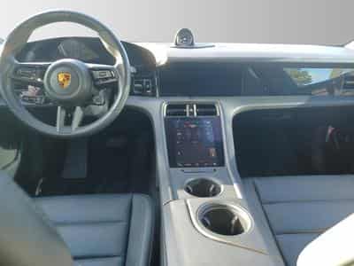 Porsche Taycan 4S Cross Turismo (2022) - Photo 9