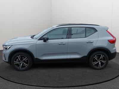 Volvo XC40 Plus Dark B3 Mild Hybrid (2025) - Foto 2