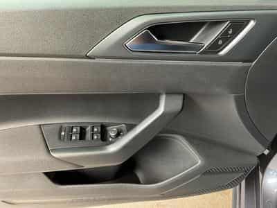 VW Polo R-Line+DSG+P.Assistance+P.Lumiere+Air-Care-Climatronic (2025) - Foto 14