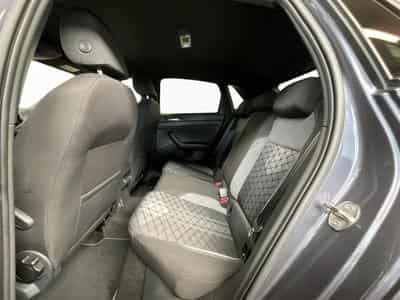 VW Polo R-Line+DSG+P.Assistance+P.Lumiere+Air-Care-Climatronic (2025) - Foto 15