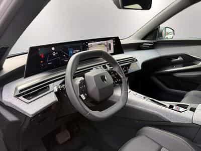 Peugeot 5008 HYBRID 145 ALLURE E-DCS6 (2025) - Photo 10