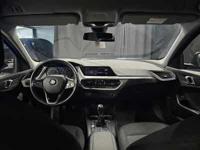 BMW 118 Business (2021) - Foto 2
