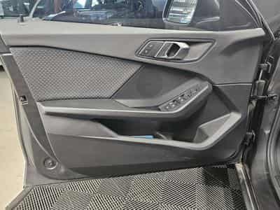 BMW 118 Business (2021) - Foto 8
