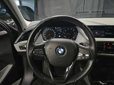 BMW 118 Business (2021) - Foto 13